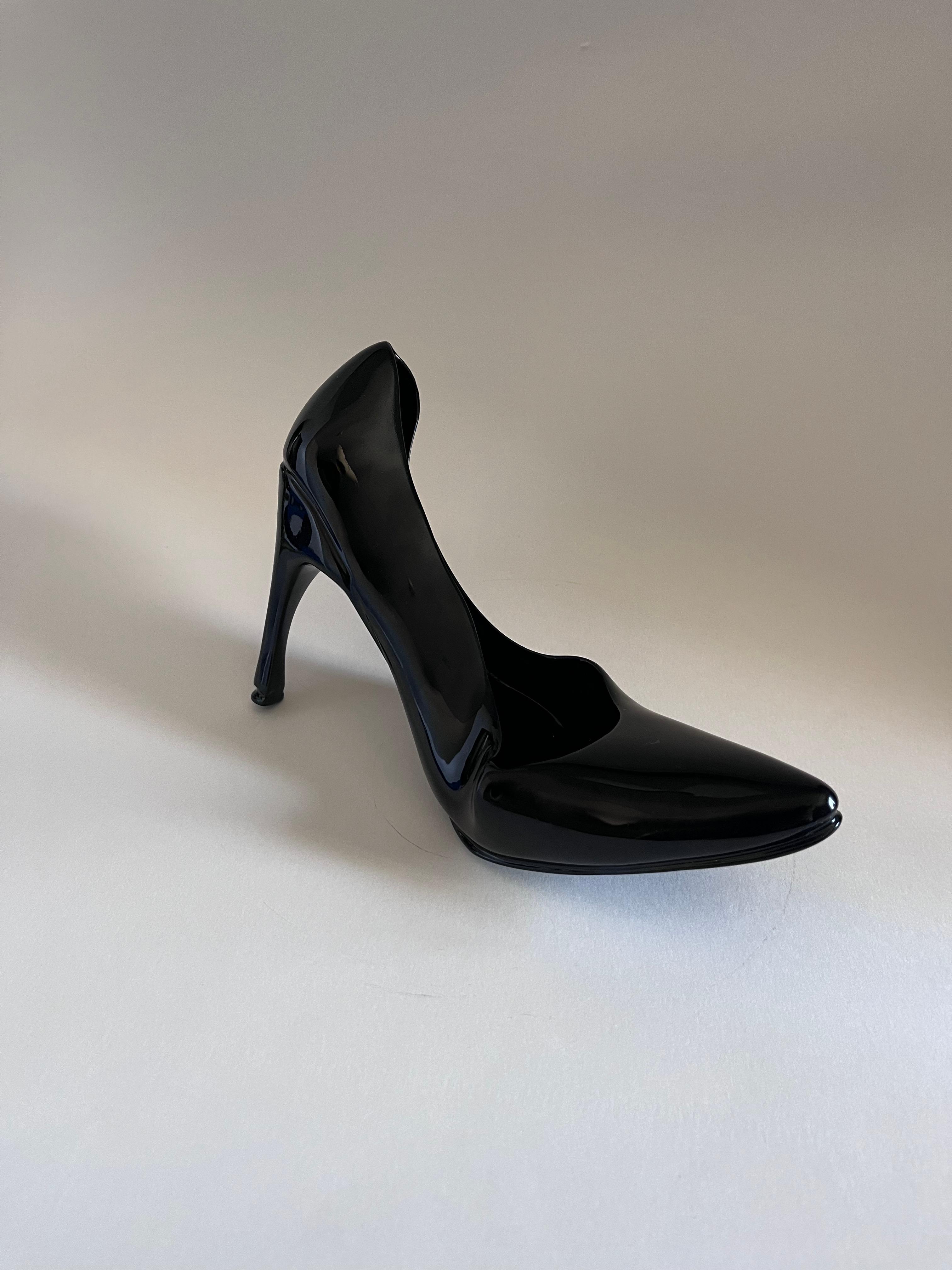 27 Nastaran Safaei Shoes Fiberglass Life Size 